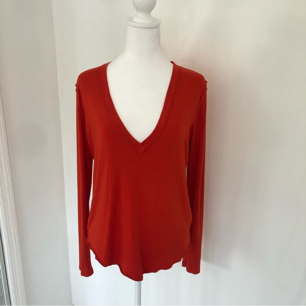 WE THE FREE Women Dark Orange V-Neck Long Sleeve Tee Sz M